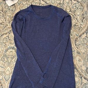 Lululemon size 10 navy long sleeve shirt